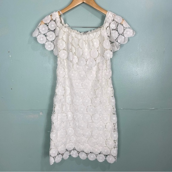 Trina Turk Bardot Eyelet Floral Crochet Swim Cover‎ Up Dress Shoulder Mini Sz S - Picture 3 of 9